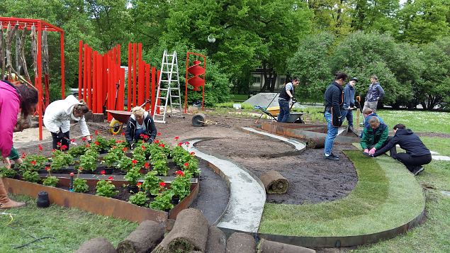   Tallinna Kopli Ametikooli aianduseriala �pilased Tallinna Lillefestivalil 2016