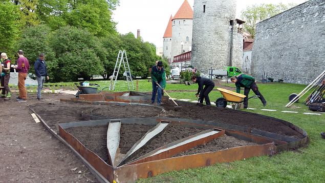   Tallinna Kopli Ametikooli aianduseriala �pilased Tallinna Lillefestivalil 2016