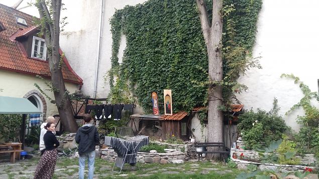   Ettevalmistused P�ha Hildegardi aia rajamiseks Tallinna Vanalinnas aug-sept. 2016