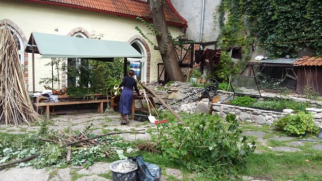   Ettevalmistused P�ha Hildegardi aia rajamiseks Tallinna Vanalinnas aug-sept. 2016