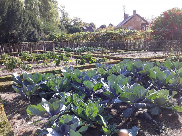   Prantsuse kuninganna Marie -Antoinette k�la Versaille lossi V�ikese Trianoni pargis. Okt. 2018