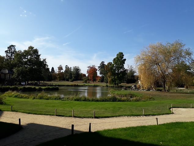   Prantsuse kuninganna Marie -Antoinette k�la Versaille lossi V�ikese Trianoni pargis. Okt. 2018