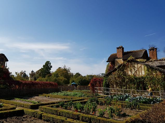   Prantsuse kuninganna Marie -Antoinette k�la Versaille lossi V�ikese Trianoni pargis. Okt. 2018