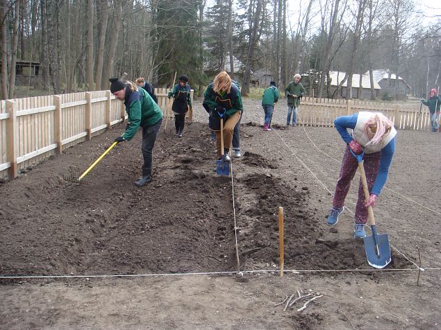   Tallinna Kopli Ametikooli aianduseriala �pilaste praktika Eesti Vaba�humuuseumis 22.-23.04.15